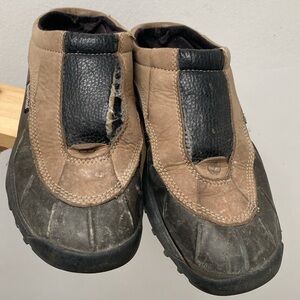 Well Worn Timberland women’s Brown and Black Slip-On Boots